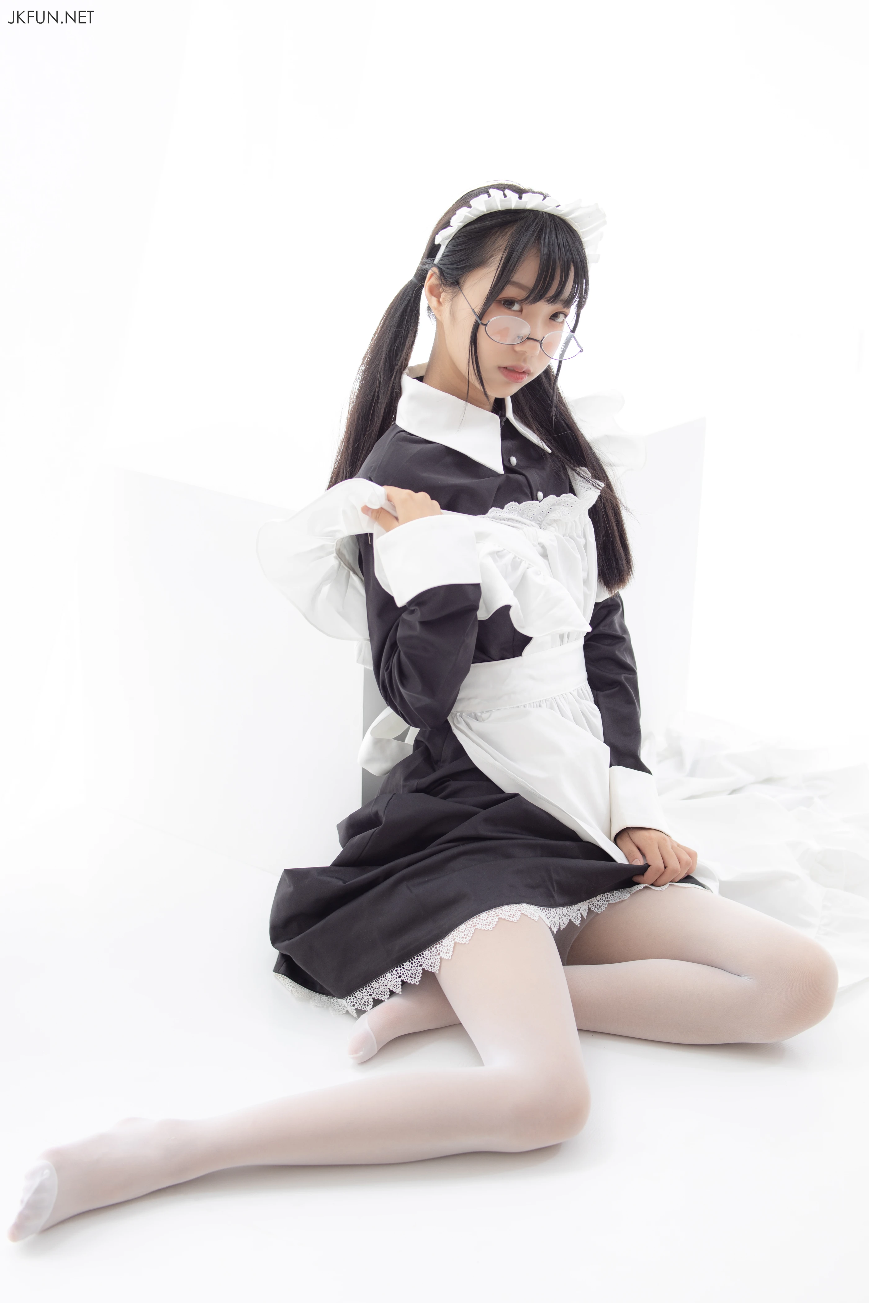 森萝财团 [JKFUN-017] 眼镜白丝女仆 [127P 1V]插图8